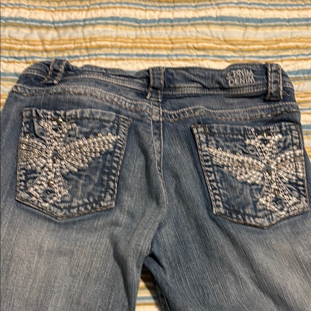 Zenim Blue Denim Capris with White Embroidery
